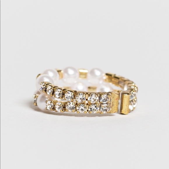 ✨HOST PICK✨DOUBLE LAYERED GOLD PLATED PEARL & RHINESTONE RING - Picture 4 of 5